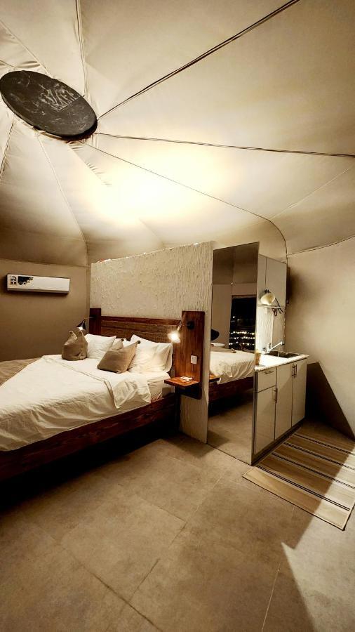 Badīyah Starry Domes Desert Camp מראה חיצוני תמונה