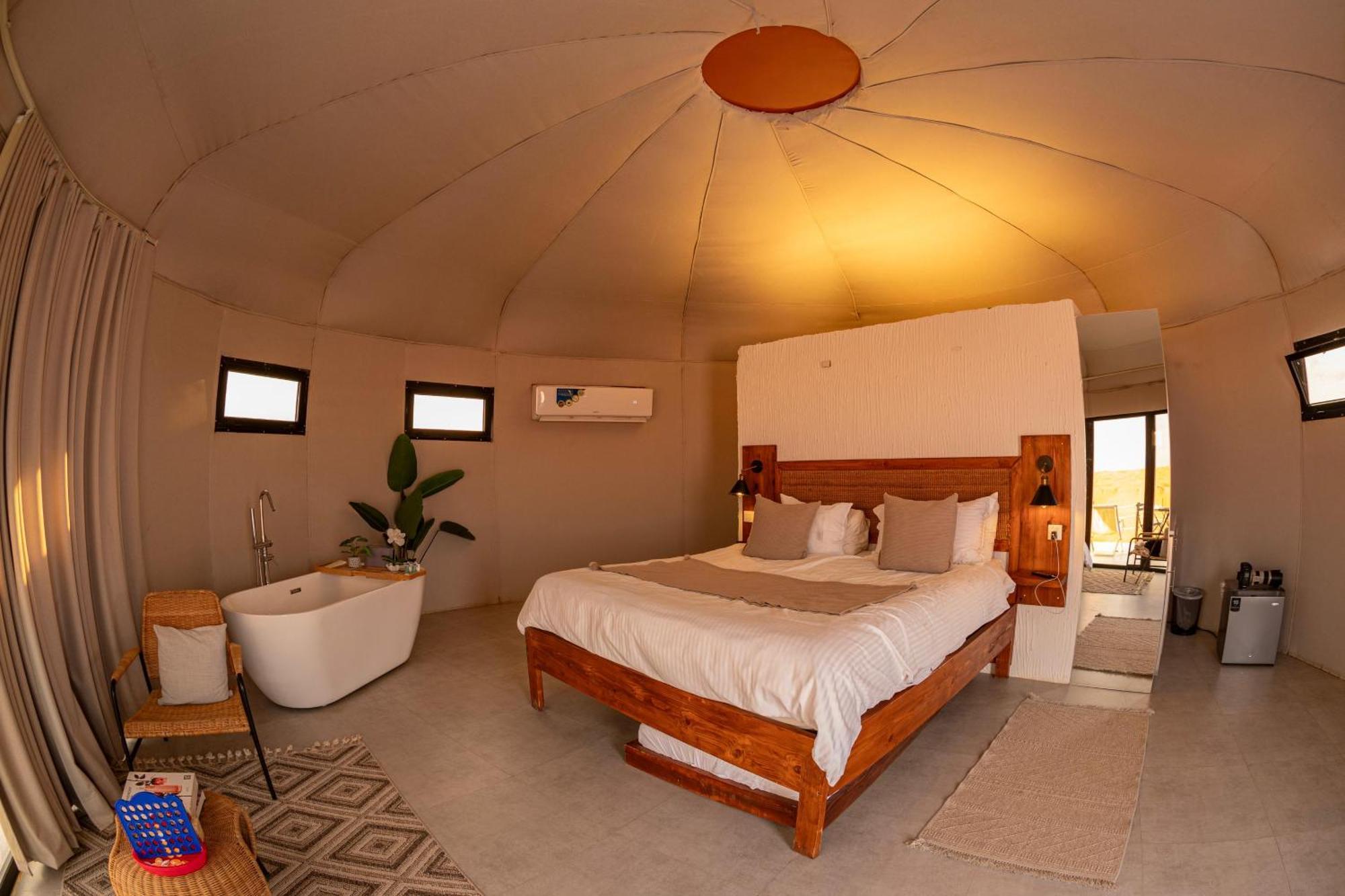 Badīyah Starry Domes Desert Camp מראה חיצוני תמונה